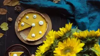 Jak zrobić słonecznikowiec - przepis na ciasto z masą krówkową