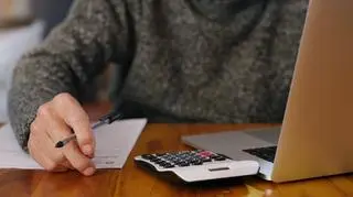 14 emerytura 2022 - sejm uchwalił ustawę. Kiedy będą wypłaty?