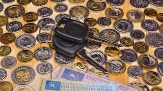 Prowadząc bez okularów można dostać mandat w wysokości 1500 zł - co oznacza kod 01.06 w prawie jazdy?