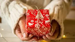 Tanie prezenty Mikołajkowe. Czy da się kupić prezent za 30 lub 50 zł w dobie inflacji?