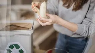 Czym są odpady biodegradowalne i jak się z nimi postępuje? Sprawdź, co można wyrzucić do śmieci bio