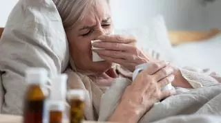 Przeziębienie a grypa - czym się różnią i jak je rozpoznać? Ekspert odpowiada