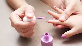 Zestaw lakierów do paznokci dla dzieci wycofany ze sprzedaży. Zawiera niebezpieczną substancję