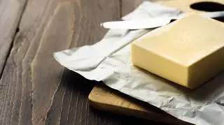 Masło na desce do krojenia