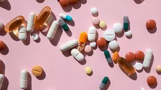 Niewłaściwe przechowywanie leków może obniżać ich działanie, a nawet zagrażać zdrowiu. O czym należy pamiętać w upały?