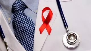 Światowy Dzień AIDS. HIV a AIDS - czym się różnią i jak można się zakazić?