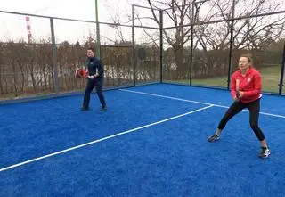 Na czym polega gra w padla? "Jest dużo zabawy, spontaniczności"