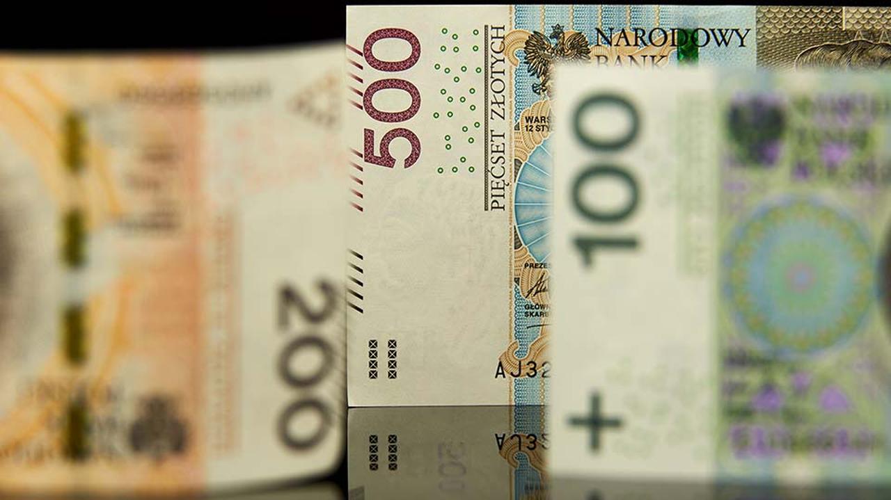Banknoty 100, 200 i 500 zł