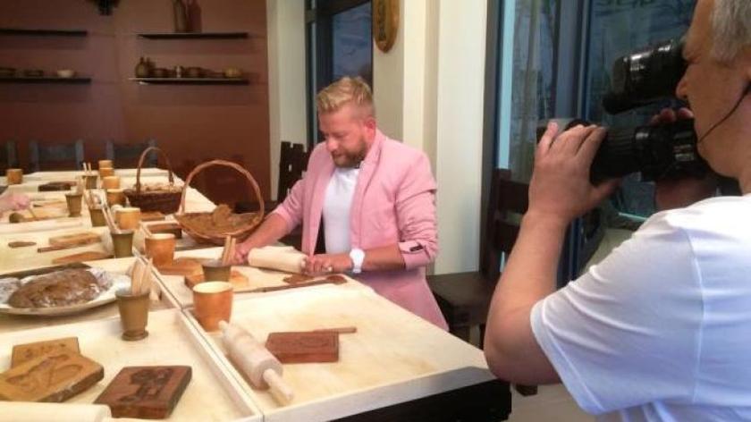 Bartek Jędrzejak w Muzeum piernika