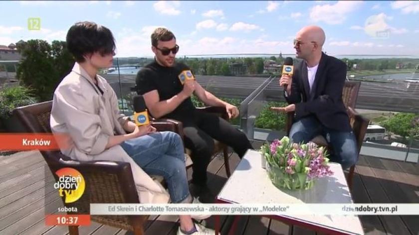 Ed Skrein, Charlotte Tomaszewska i Marcin Sawicki 