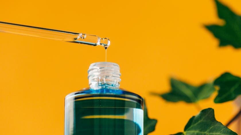 gliceryna kosmetyczna w naczyniu