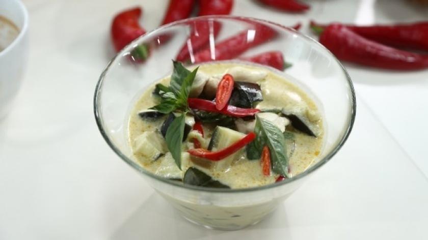 Kaeng Kiew Wan Kai (zielone curry z kurczakiem)
