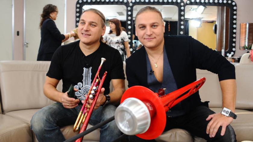 Golcowie i ich plastikowe instrumenty