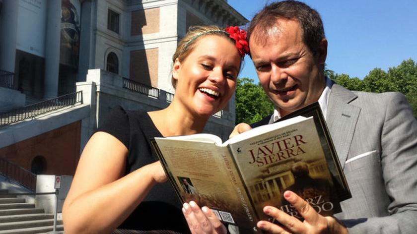 Javier Sierra i Anna Senkara