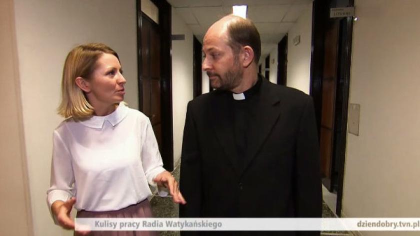 Katarzyna Olubińska i ks. Leszek Gęsiak