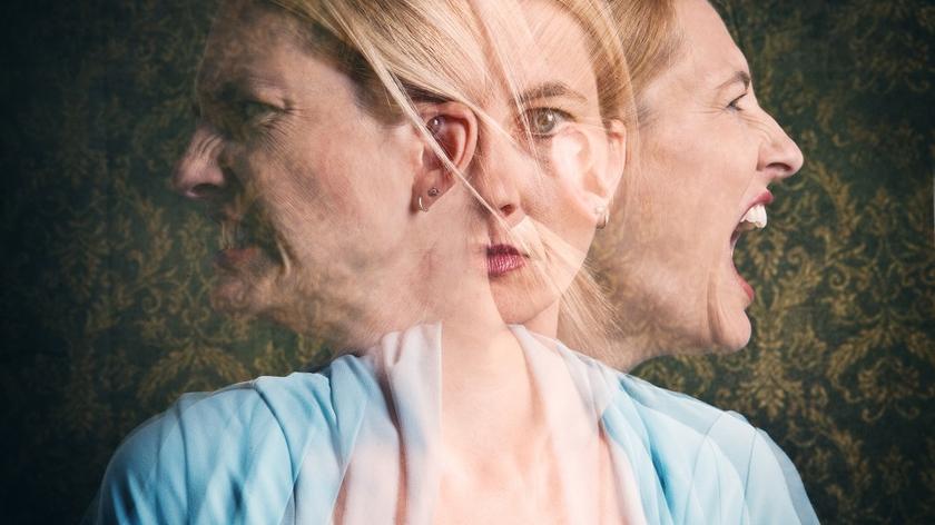 Kobieta, która ma zaburzenia psychiczne 