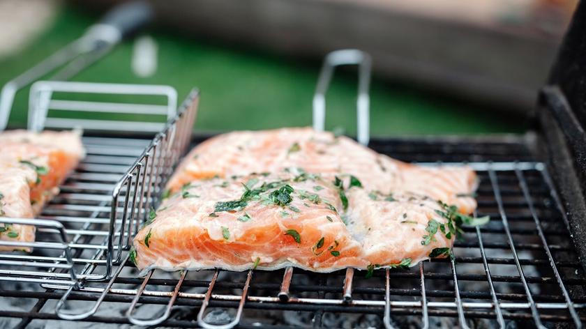 filet z łososia na grillu