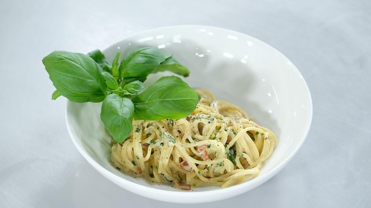 Spaghetti carbonara a&amp;#39;la Sebastian Olma - przepis krok po kroku - Dzień ...
