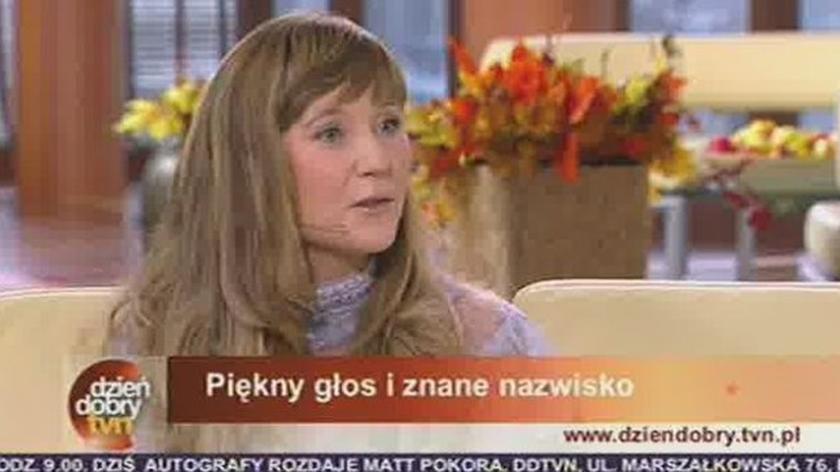 Ola Kwaśniewska śpiewająco