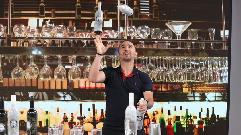 Krzysztof Drabik - barman, żongler
