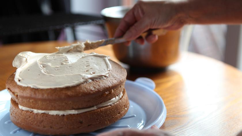 Tort orzechowy z masą z mascarpone