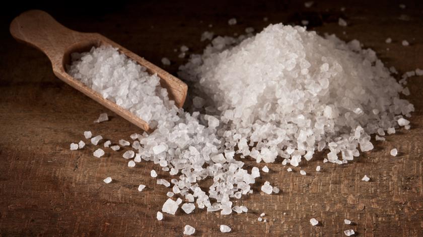 Rozsypana sól gruboziarnista biała