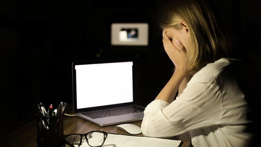 praca, komputer, zmęczenie