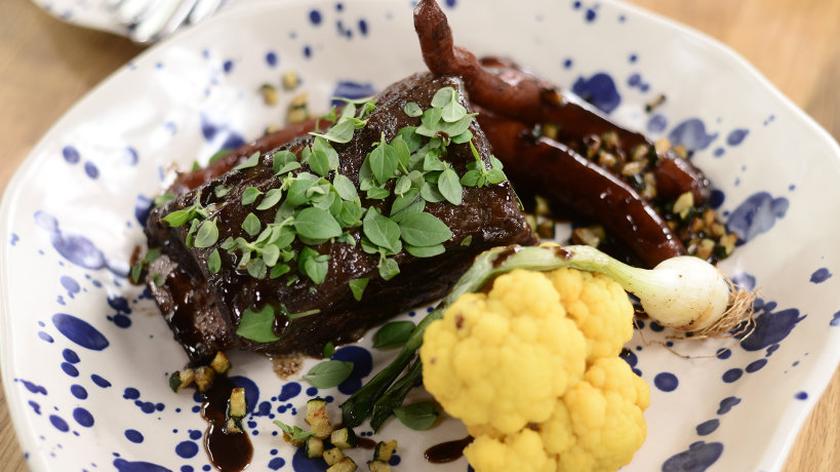 Wolno gotujące się Żebro Wołowe w sokach własnych 