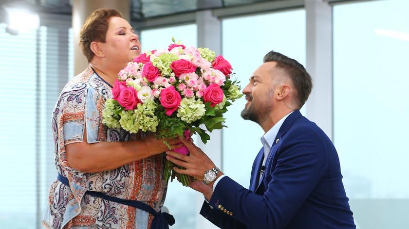Marcin Prokop i Dorota Wellman z kwiatami 