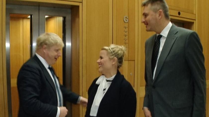 Boris Johnson, Daniel Kawczyński i Anna Senkara
