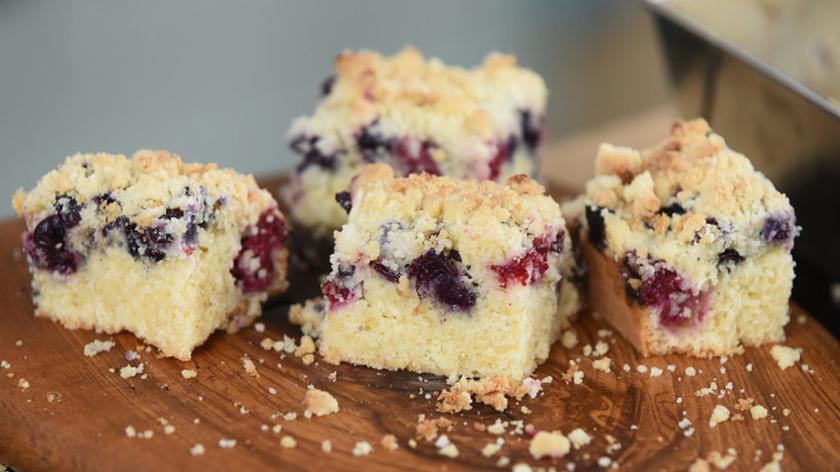 Ciasto drwala z owocami leśnymi 