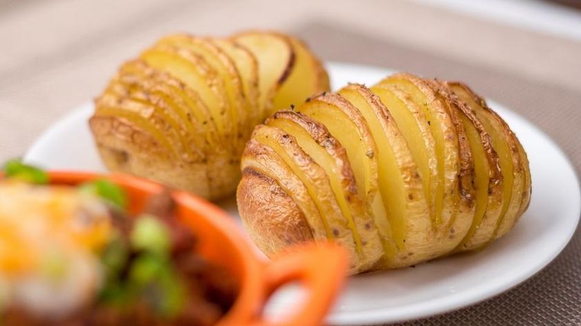 ziemniaki, przepisy na dania z ziemniakami, ziemniaki Hasselback