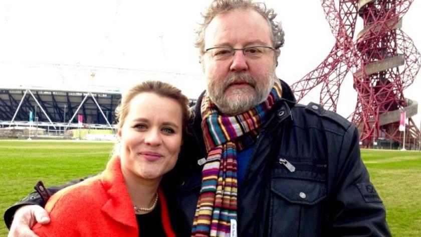 Anna Senkara i John Carlin 