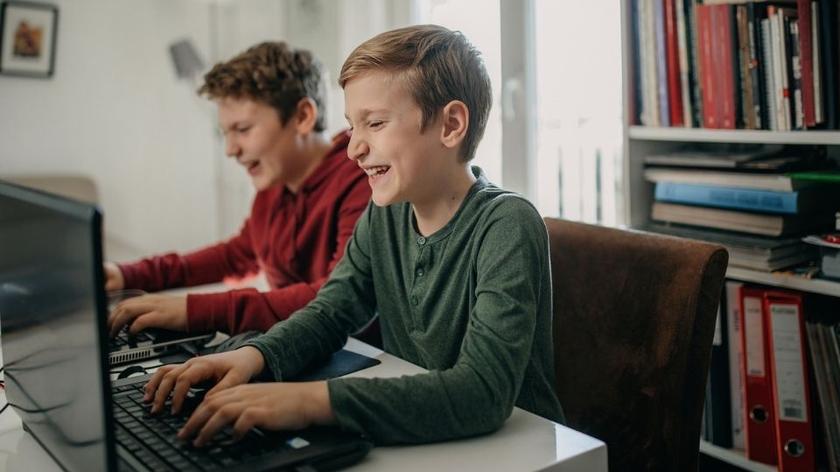 bezpieczeństwo dzieci w Internecie, Ministerstwo Cyfryzacji, treści niedozwolone dla dzieci, pomoc dla rodziców