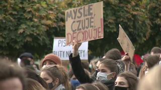 14-latka zatrzymana za organizację protestu w Olsztynie. Zobacz nagranie