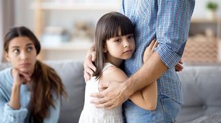 Jak powiedzieć dziecku o rozwodzie? Porady dla rozstających się rodziców