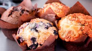 Przepis na muffinki bez jajek – jakie dodatki można wykorzystać?