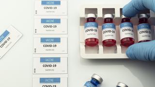 Szczepionka przeciw COVID-19 AstaZeneca dla osób po 65. roku życia. WHO daje zalecenie