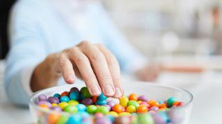Jak leczyć uzależnienie od słodyczy? Sposoby, które warto poznać