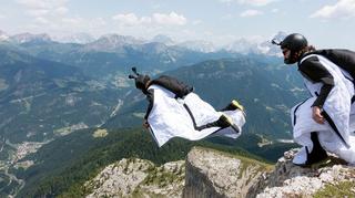 Wingsuit – spektakularny sport dla odważnych