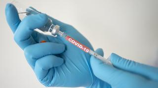 Zamieszanie z rejestracją na szczepienie przeciw COVID-19. 