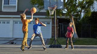 Koszykówka dla dzieci – kiedy zacząć trening?