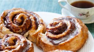 Cinnamon Rolls i Yorkshire pudding – idealne na Europejski Dzień Śniadania