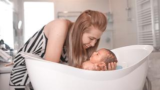 Pielęgnacja niemowlaka - jak pielęgnować skórę, pępek i uszy?