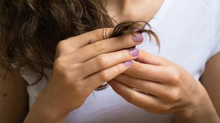 Czym jest hair dusting? Co daje odkurzenie włosów i kto powinien je wykonać?