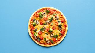 Domowa wegańska pizza - przepis krok po kroku