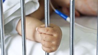 Nie żyje 4-miesięczne dziecko. To najmłodsza dotąd ofiara koronawirusa w Polsce