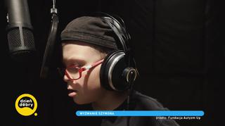 11-letni Szymon Prokop z zespołem Aspergera rapuje w #hot16challenge2: „Jestem jak ty, chcę normalnie żyć”