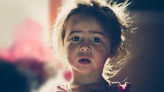 Dlaczego dzieci chore mają małe szanse na adopcję w Polsce?