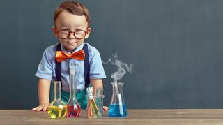 Doświadczenia dla dzieci – pomysły na zabawę w naukowców 